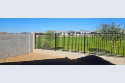 15570 W Hackamore Drive, Surprise, AZ 85387 - Photo 9