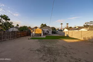 1637 E Earll Dr, Phoenix, AZ 85016 - Photo 33