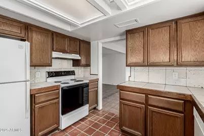 1010 E Lois Lane, Phoenix, AZ 85020 - Photo 15