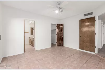 1010 E Lois Lane, Phoenix, AZ 85020 - Photo 9