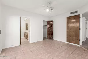 1010 E Lois Ln, Phoenix, AZ 85020 - Photo 9