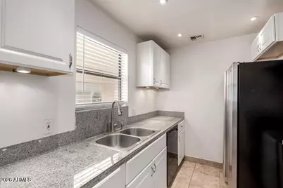 3119 N 38th Street #10, Phoenix, AZ 85018 - Photo 5