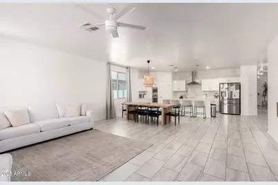 17796 W Robin Lane, Surprise, AZ 85387 - Photo 11