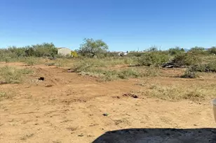 423 E Camino De Pampas, Huachuca City, AZ 85616 - Photo 3