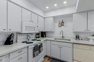 425 S Parkcrest Dr, Mesa, AZ 85206 - Photo 15