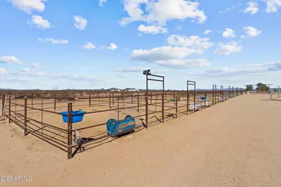 25718 W Baker Drive, Wittmann, AZ 85361 - Photo 13
