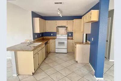 22221 N 31st Drive, Phoenix, AZ 85027 - Photo 9