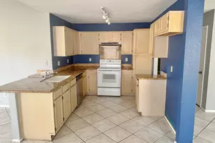 22221 N 31st Dr, Phoenix, AZ 85027 - Photo 9