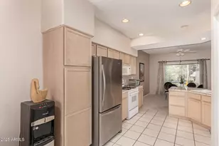 7401 W Arrowhead Clubhouse Dr, Glendale, AZ 85308 - Photo 11