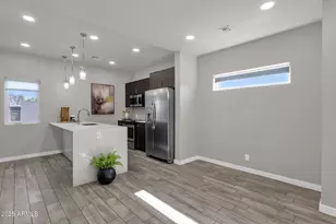 2727 E Thomas Rd, Phoenix, AZ 85016 - Photo 9