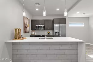 2727 E Thomas Rd, Phoenix, AZ 85016 - Photo 11