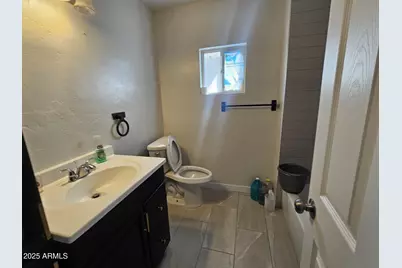 819 E Apollo Road, Phoenix, AZ 85042 - Photo 11
