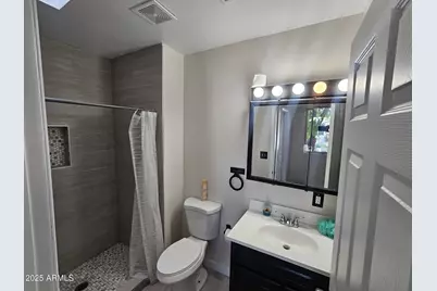 819 E Apollo Road, Phoenix, AZ 85042 - Photo 9