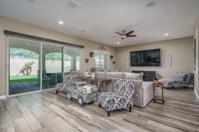 9802 W Rowel Road, Peoria, AZ 85383 - Photo 11