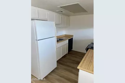 2002 E Sweetwater Avenue #202,209, Phoenix, AZ 85022 - Photo 5