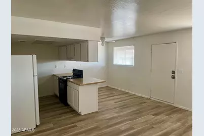 2002 E Sweetwater Avenue #209, Phoenix, AZ 85022 - Photo 3