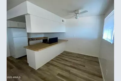 2002 E Sweetwater Avenue #209, Phoenix, AZ 85022 - Photo 9