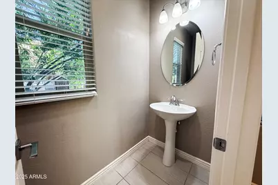 4711 E Daley Lane, Phoenix, AZ 85050 - Photo 3