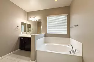 4711 E Daley Ln, Phoenix, AZ 85050 - Photo 31