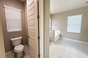 4711 E Daley Ln, Phoenix, AZ 85050 - Photo 35