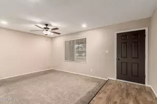 12455 N Columbine Dr, Phoenix, AZ 85029 - Photo 9