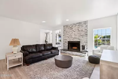 12015 S Tuzigoot Drive, Phoenix, AZ 85044 - Photo 11