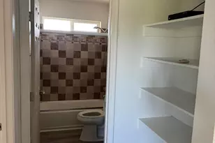 128 W Winston Dr, Phoenix, AZ 85041 - Photo 9