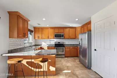 4033 N 78th Avenue, Phoenix, AZ 85033 - Photo 5