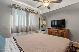 732 E Honda Bow Rd, Phoenix, AZ 85086 - Photo 23