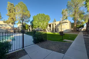 925 S Longmore, Mesa, AZ 85202 - Photo 35