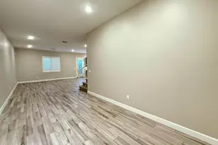 8976 N 8th Dr, Phoenix, AZ 85021 - Photo 3