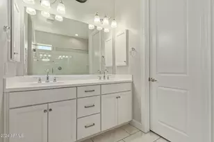 18030 N 66th Pl, Phoenix, AZ 85054 - Photo 15