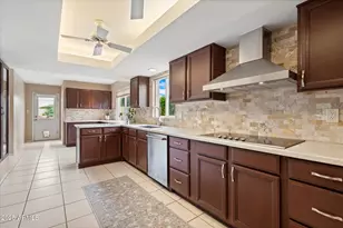 5711 N 73rd Pl, Scottsdale, AZ 85250 - Photo 11