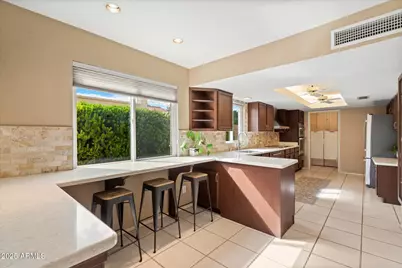 5711 N 73rd Place, Scottsdale, AZ 85250 - Photo 9