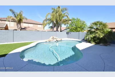 2812 W Sunshine Butte Drive, San Tan Valley, AZ 85144 - Photo 3