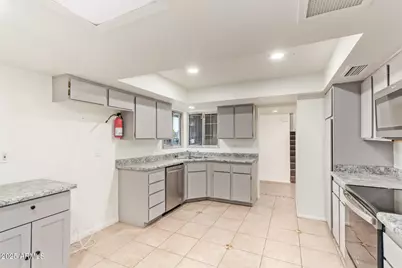 5616 N 42nd Lane, Phoenix, AZ 85019 - Photo 13