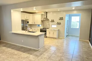 3870 E Balsam Dr, Chandler, AZ 85286 - Photo 7