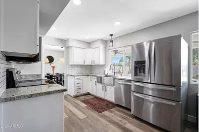 2353 W Tierra Buena Lane, Phoenix, AZ 85023 - Photo 7