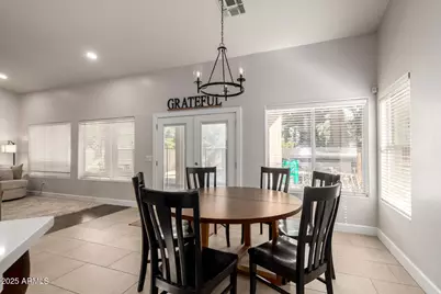 688 W Juanita Avenue, Gilbert, AZ 85233 - Photo 9