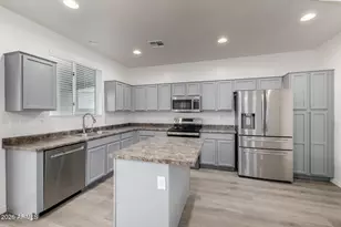 836 E Constance Wy, Phoenix, AZ 85042 - Photo 11