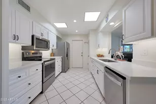 10754 W Brookside Dr, Sun City, AZ 85351 - Photo 7