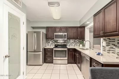 10941 W Santa Fe Drive, Sun City, AZ 85351 - Photo 9