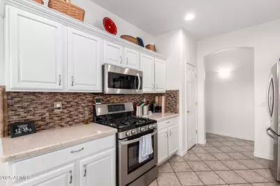 3211 E Gleneagle Drive, Chandler, AZ 85249 - Photo 9