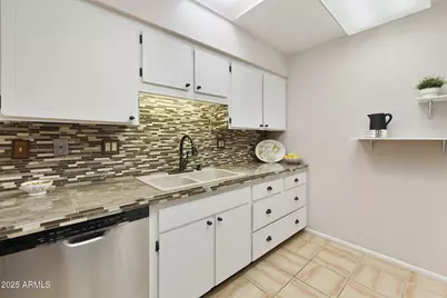 13072 N 100th Avenue, Sun City, AZ 85351 - Photo 11