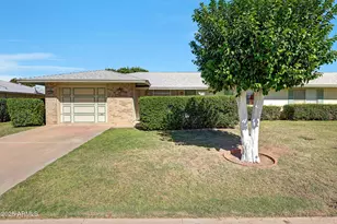 10946 W Caron Dr, Sun City, AZ 85351 - Photo 1