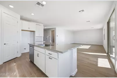 719 W Riparian Drive, San Tan Valley, AZ 85140 - Photo 7