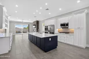 22488 N 104th Ln, Peoria, AZ 85383 - Photo 3