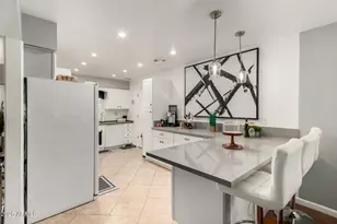 10720 W Saratoga Cir, Sun City, AZ 85351 - Photo 13