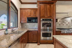 1314 E Greenway Cir, Mesa, AZ 85203 - Photo 21