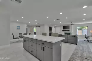 4241 E Calle Tuberia, Phoenix, AZ 85018 - Photo 13